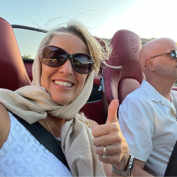 Meet your Posher, Allissa - Picture 2 of 2